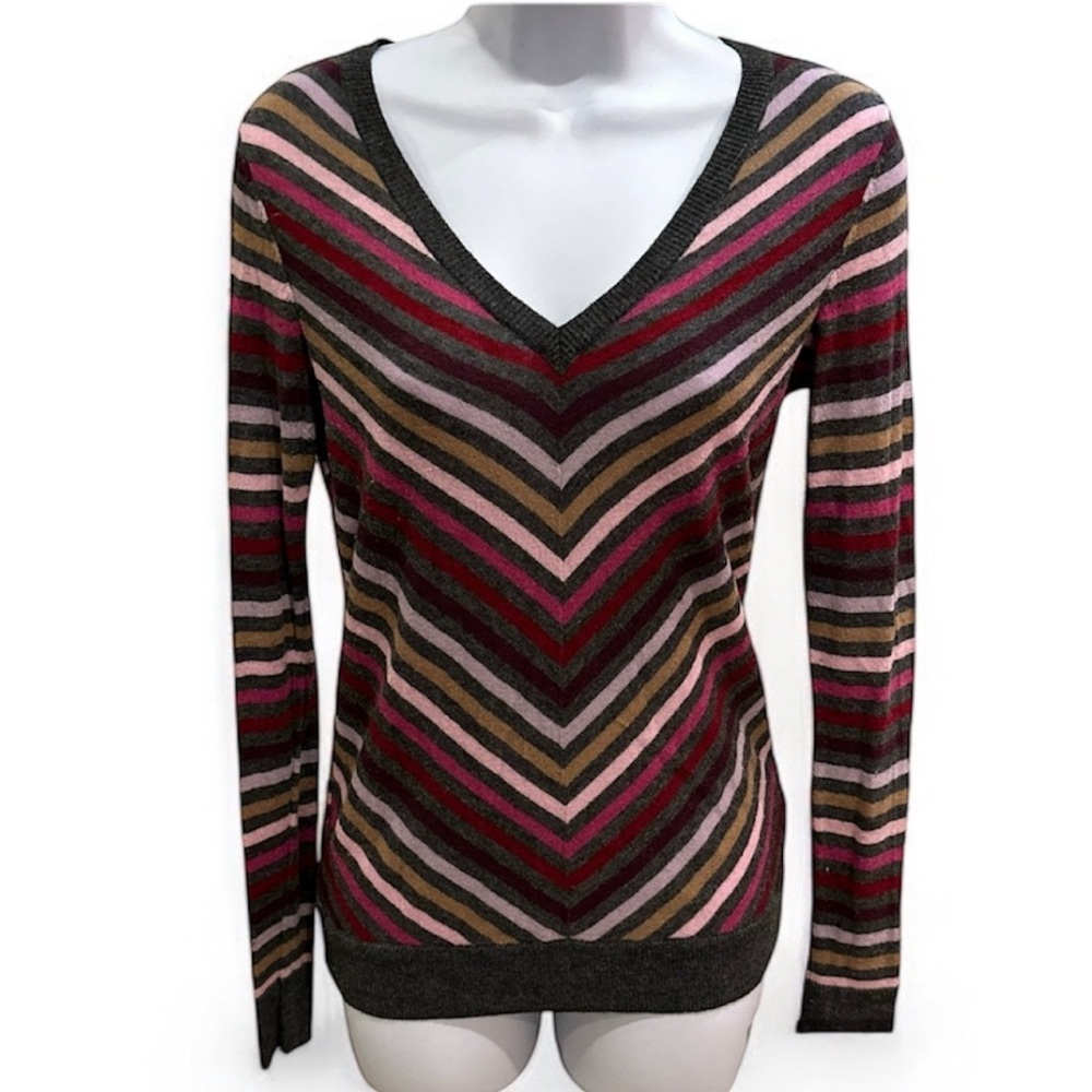 The Limited Size XS V Neck Sweater